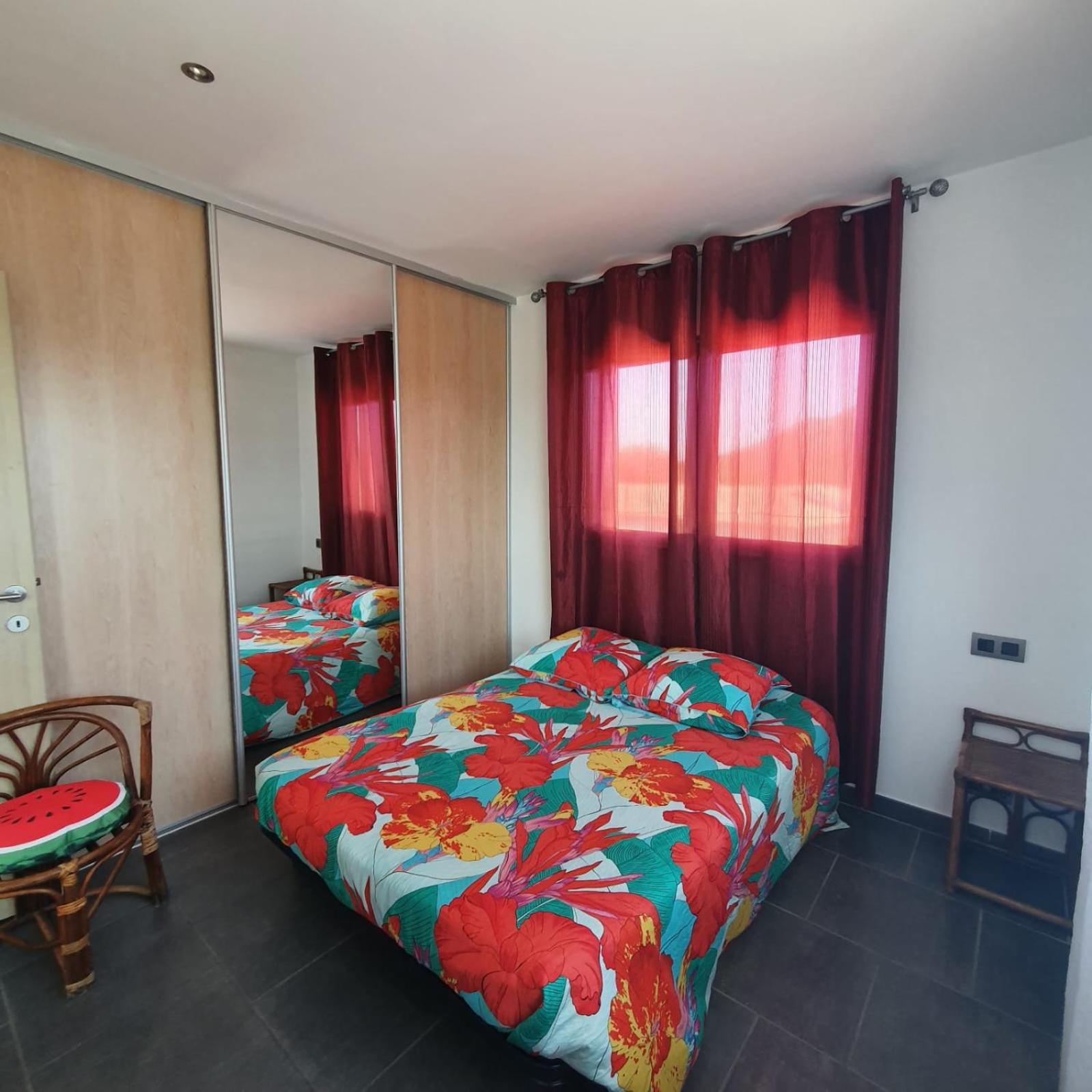Chez J, Appartement A L'Etage, T3 Леччи Экстерьер фото